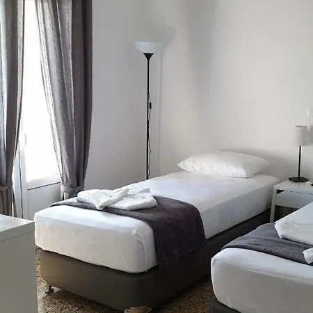 Kamara In Naousa (Paros)